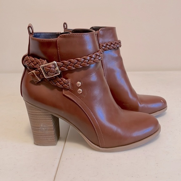 American Eagle Ankle Boots - Picture 4 of 6